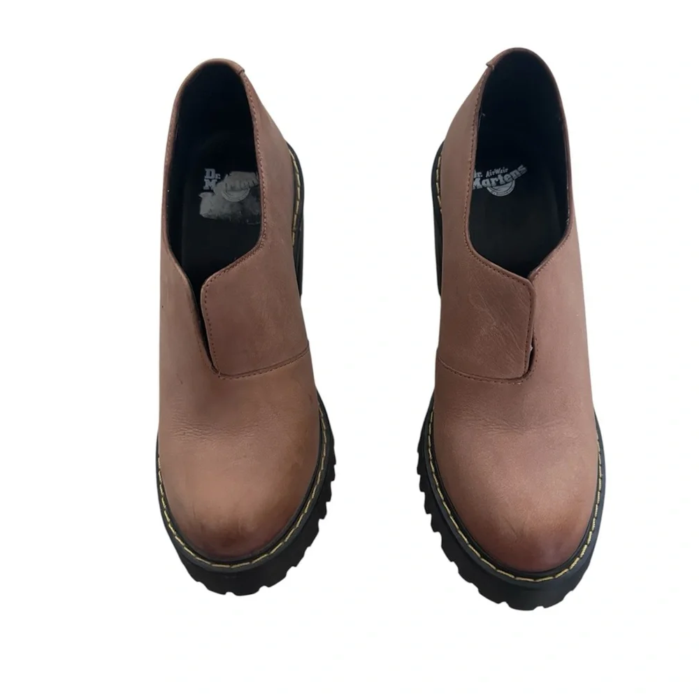 Dr. Martens Women’s tan/black Cordelia Air Wair chunky heel ankle booties